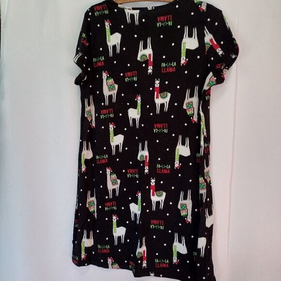 Secret Treasures sleep shirt - Picture 2 of 5